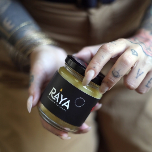 Pomegranate Black scented natural beeswax candle, jar