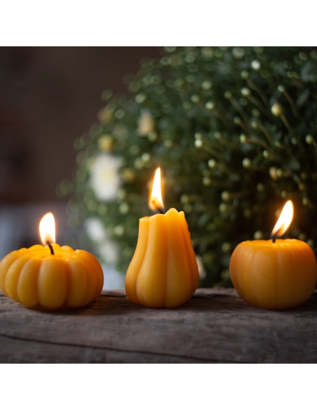 Natürliche Bienenwachs-Zierkerze - Halloween Kürbis gewellt