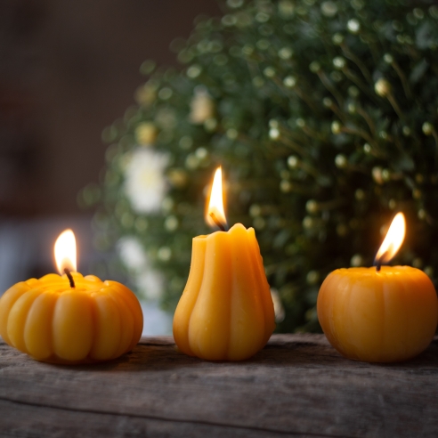 Natural Beeswax Ornamental Candle - Round Pumpkin