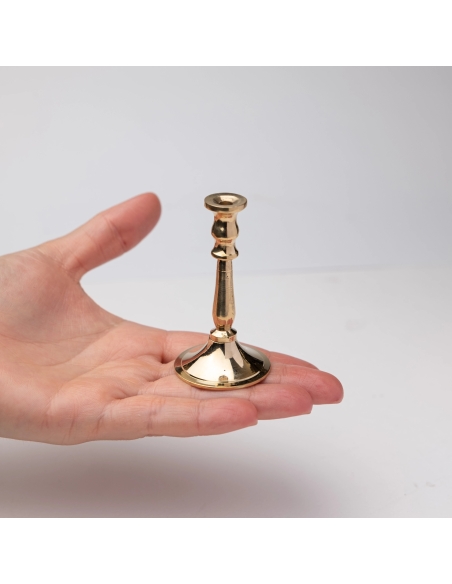 Gold-colored candlestick for thiny and slim tapper candles, conic, brass