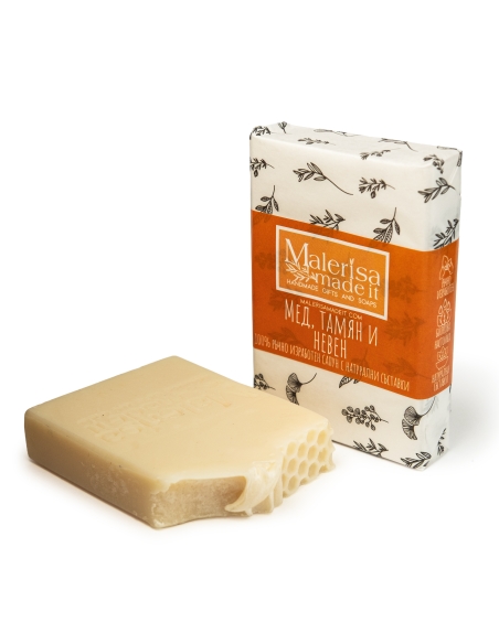 Natural soap with honey, frankincense and calendula.