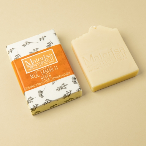 Naturseife mit Honig, Weihrauch und Calendula.
