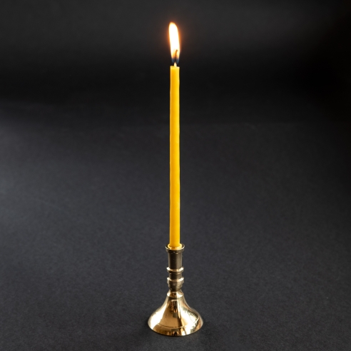 Kleiner goldfarbener Kerzenständer für schlanke Zapfkerzen, konisch, Messing, kurze Größe